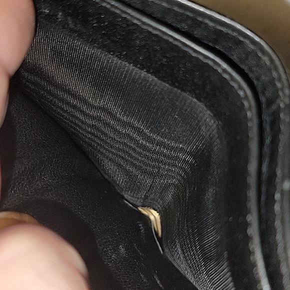 Authentic Men's Gucci bi-fold wallet - Picture 7 of 13